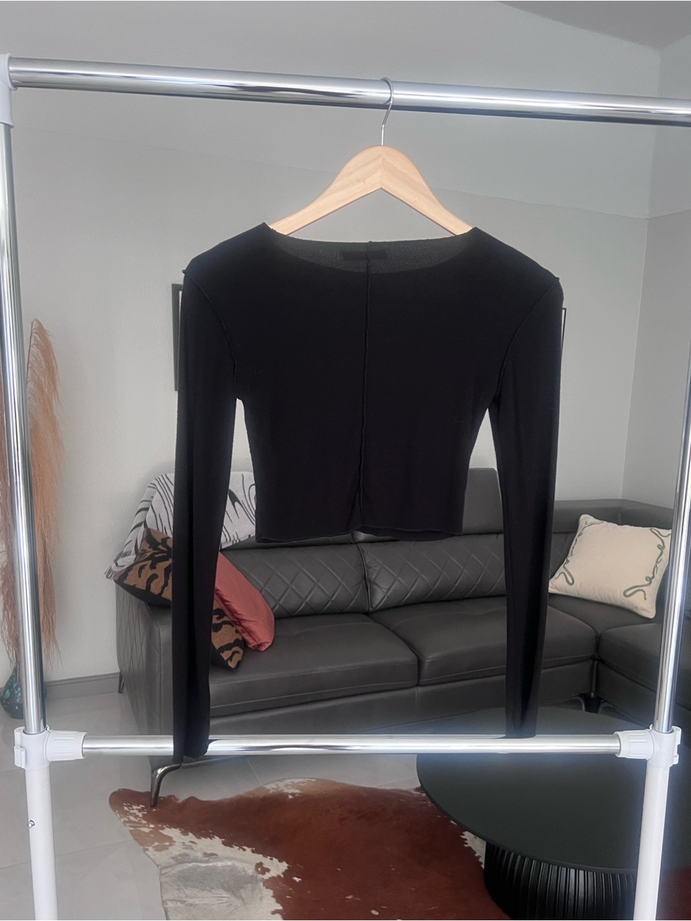 Zara Black Long-Sleeve Cropped Top - Slim Fit - Picture 5 of 6